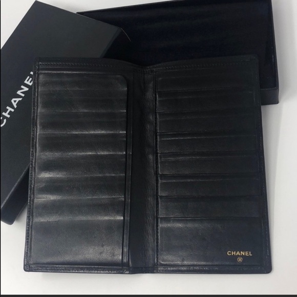 Authentic Chanel black diamond vintage bifold wallet. ABSOLUTELY MINT CONDITION! - Picture 3 of 11